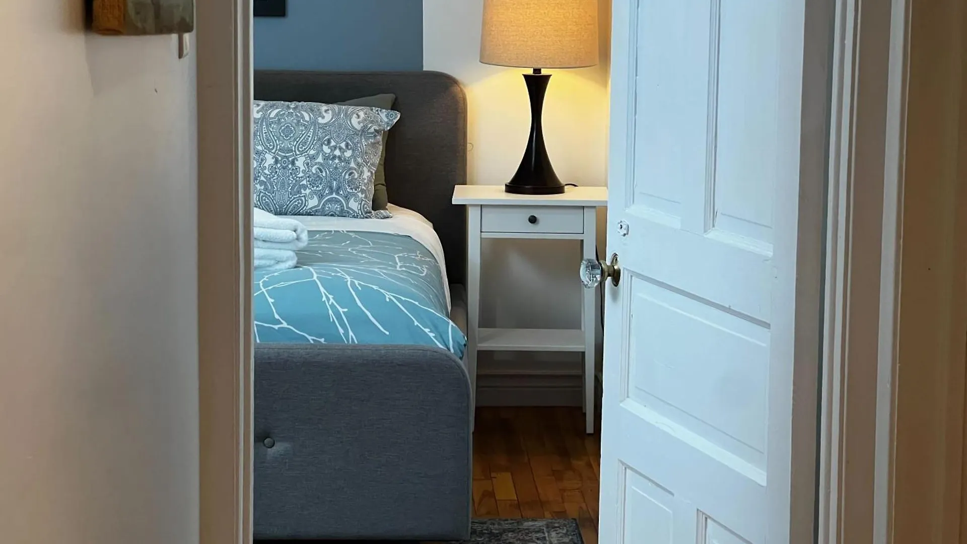 Inglis Heritage Cozy 2-Bedroom Near Waterfront & Dining, Unit D هاليفاكس شقة